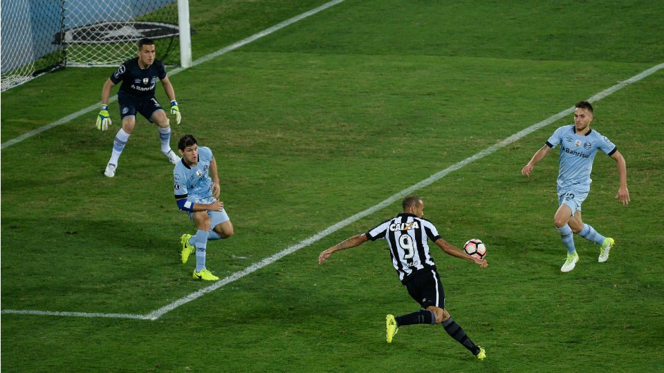 Roger Botafogo Grêmio Libertadores 2017