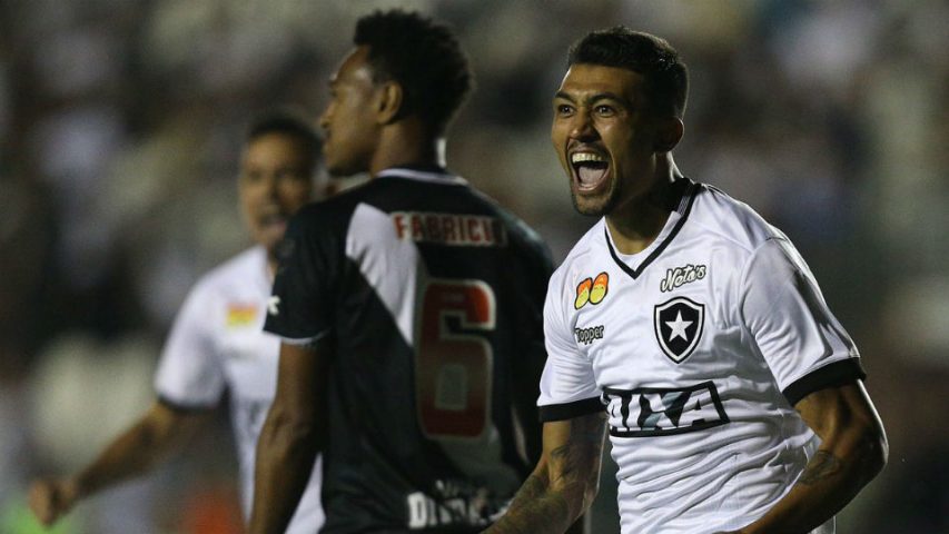 Kieza gol Vasco Botafogo São Januário Brasileiro 2018