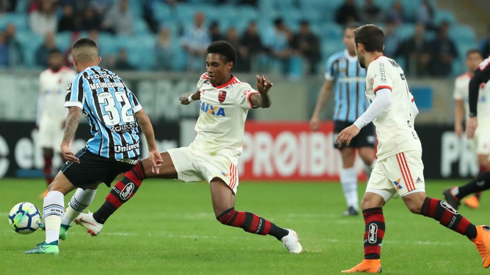 Flamengo Vitinho estreia titular 2018