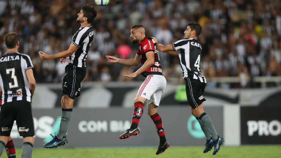 Léo Duarte Flamengo Botafogo 2018