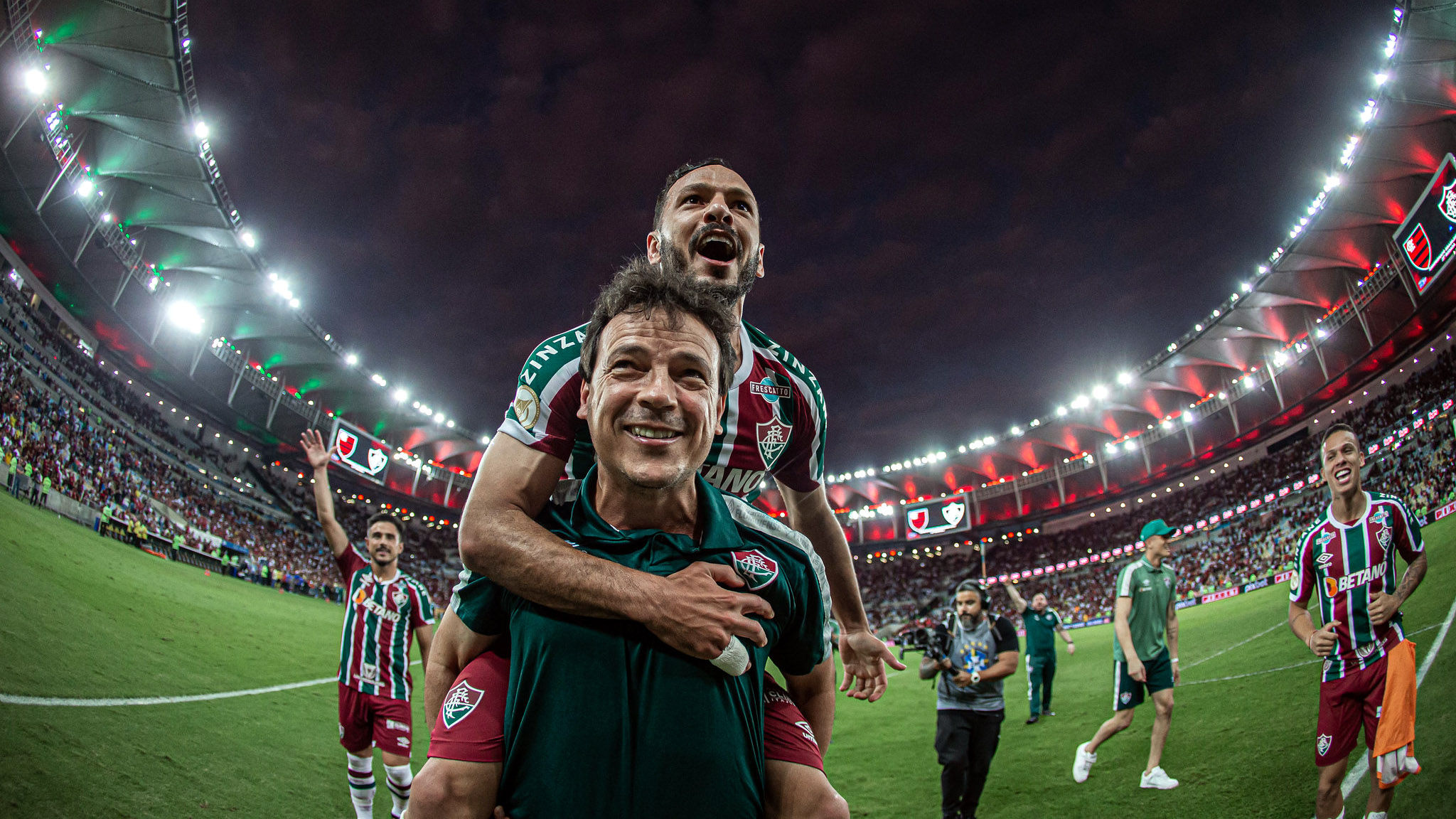 Fluminense F.C. on X: FIM DE JOGO. Flu luta até o fim e busca o empate com  o Botafogo no Maraca. PH Ganso e Matheus Martins marcaram os gols do  Tricolor.  /
