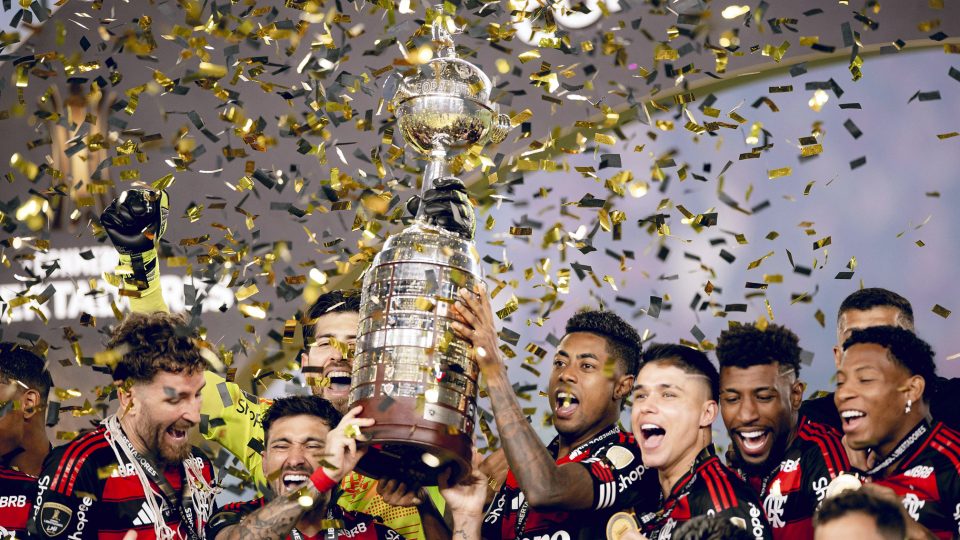 Flamengo campeão Libertadores 2025 taça