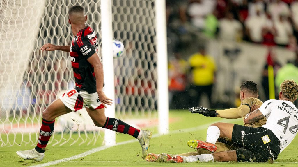 Samuel Lino gol título brasileiro Flamengo 2025
