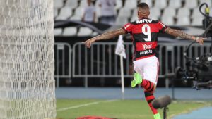 Guerrero comemora gol