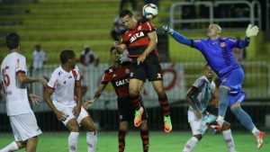 Leandro Damião cabeçada Bangu Flamengo 2017