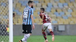 Diego Flamengo gol Grêmio Maracanã camisa 10
