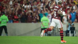 Gabigol gol Emelec Libertadores 2019 Flamengo